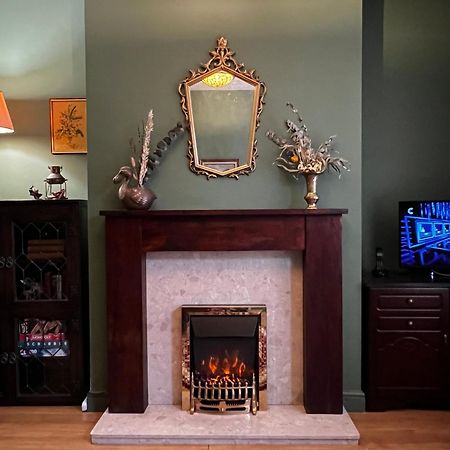 Robin'S Hollow: 2Bd Home Near Wrexham Afc Eksteriør bilde