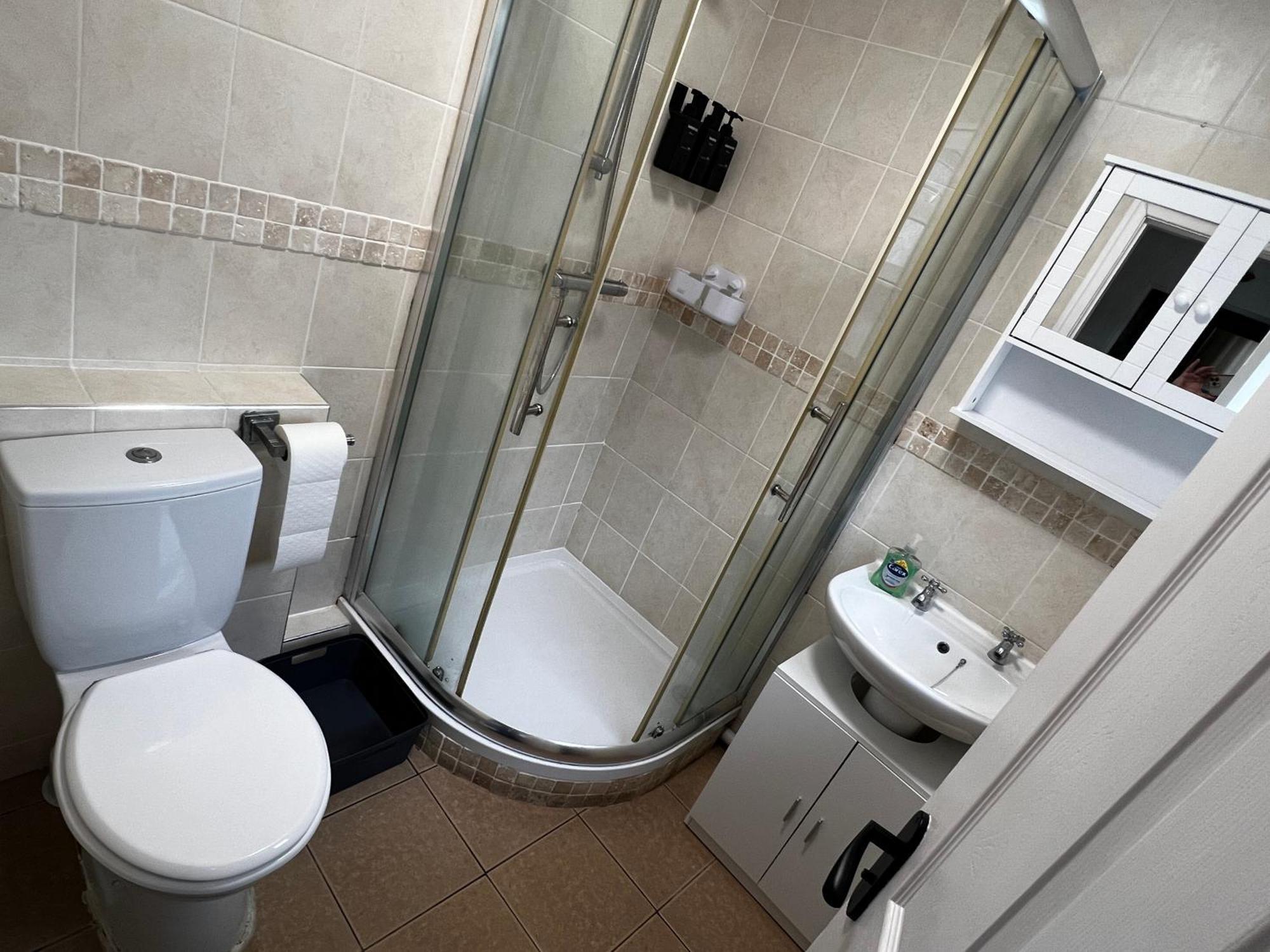 Robin'S Hollow: 2Bd Home Near Wrexham Afc Eksteriør bilde