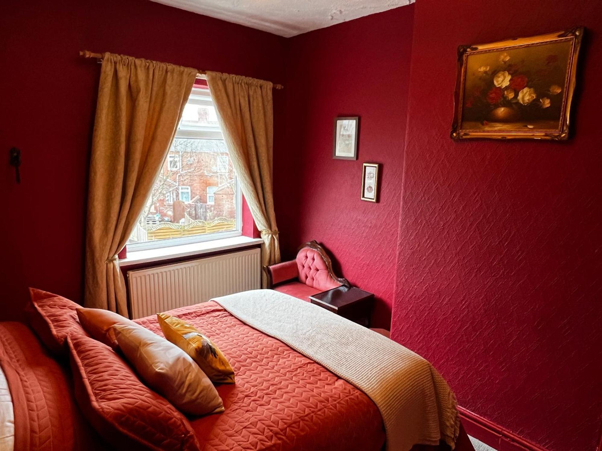 Robin'S Hollow: 2Bd Home Near Wrexham Afc Eksteriør bilde
