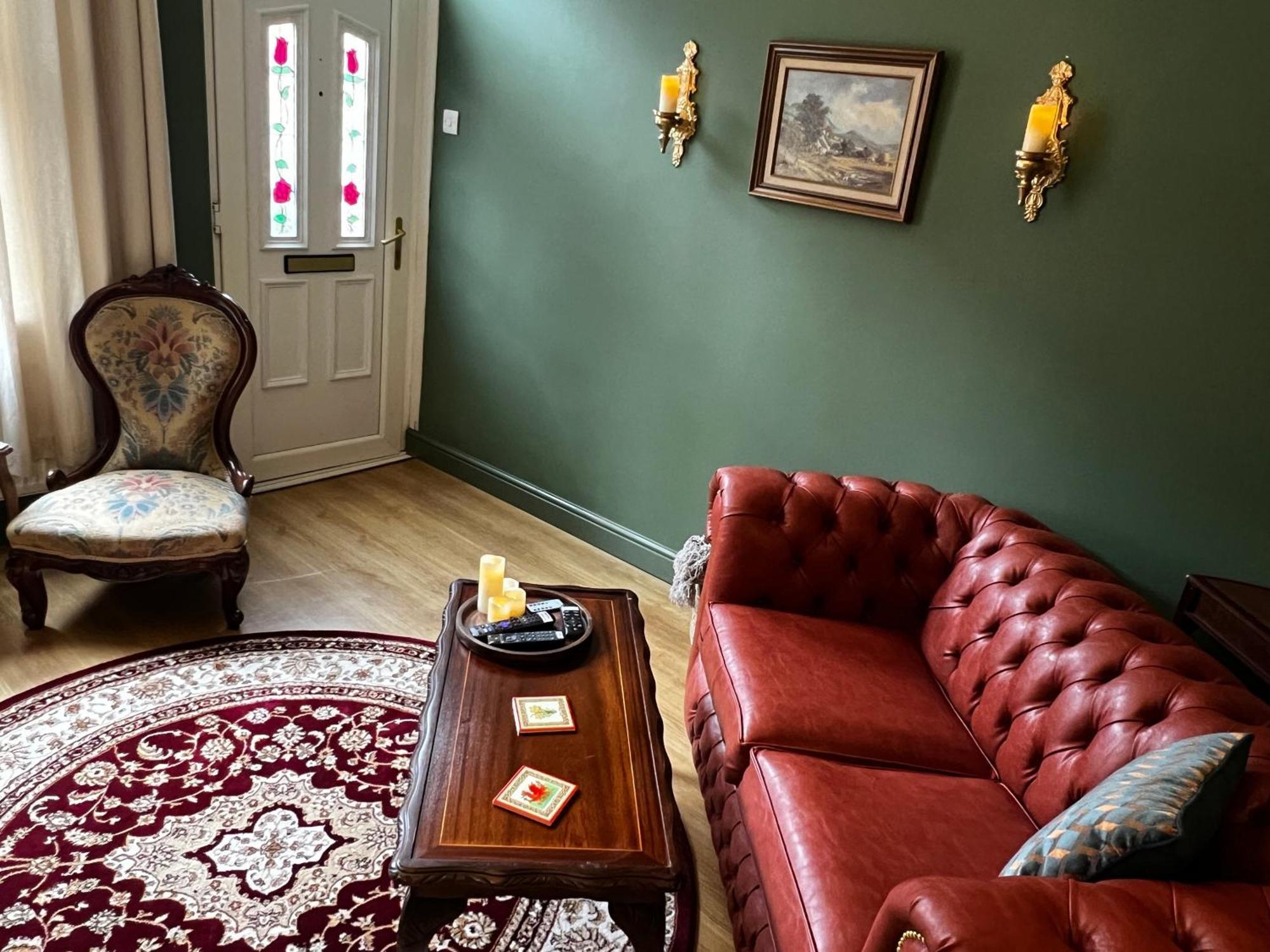 Robin'S Hollow: 2Bd Home Near Wrexham Afc Eksteriør bilde