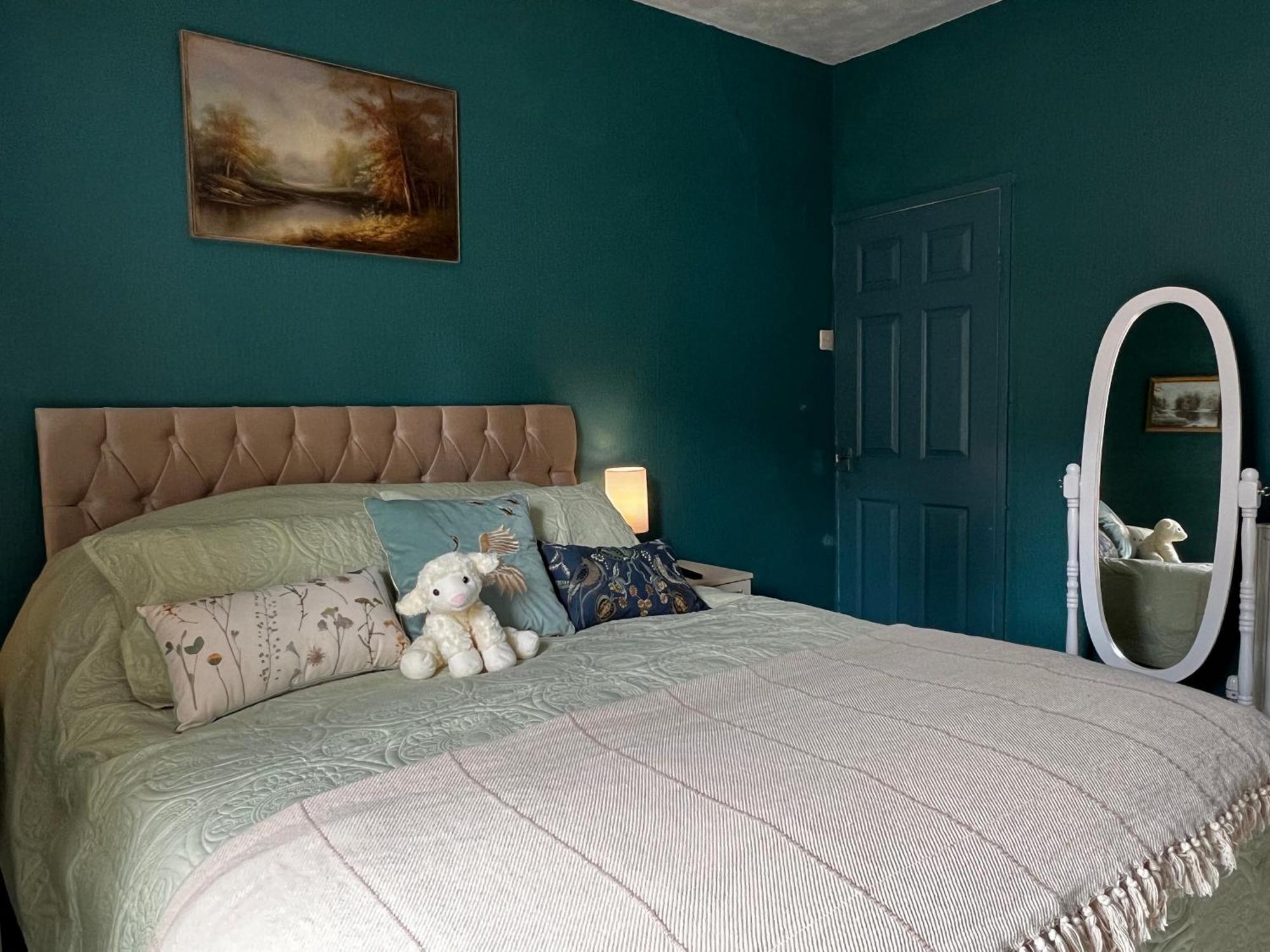 Robin'S Hollow: 2Bd Home Near Wrexham Afc Eksteriør bilde
