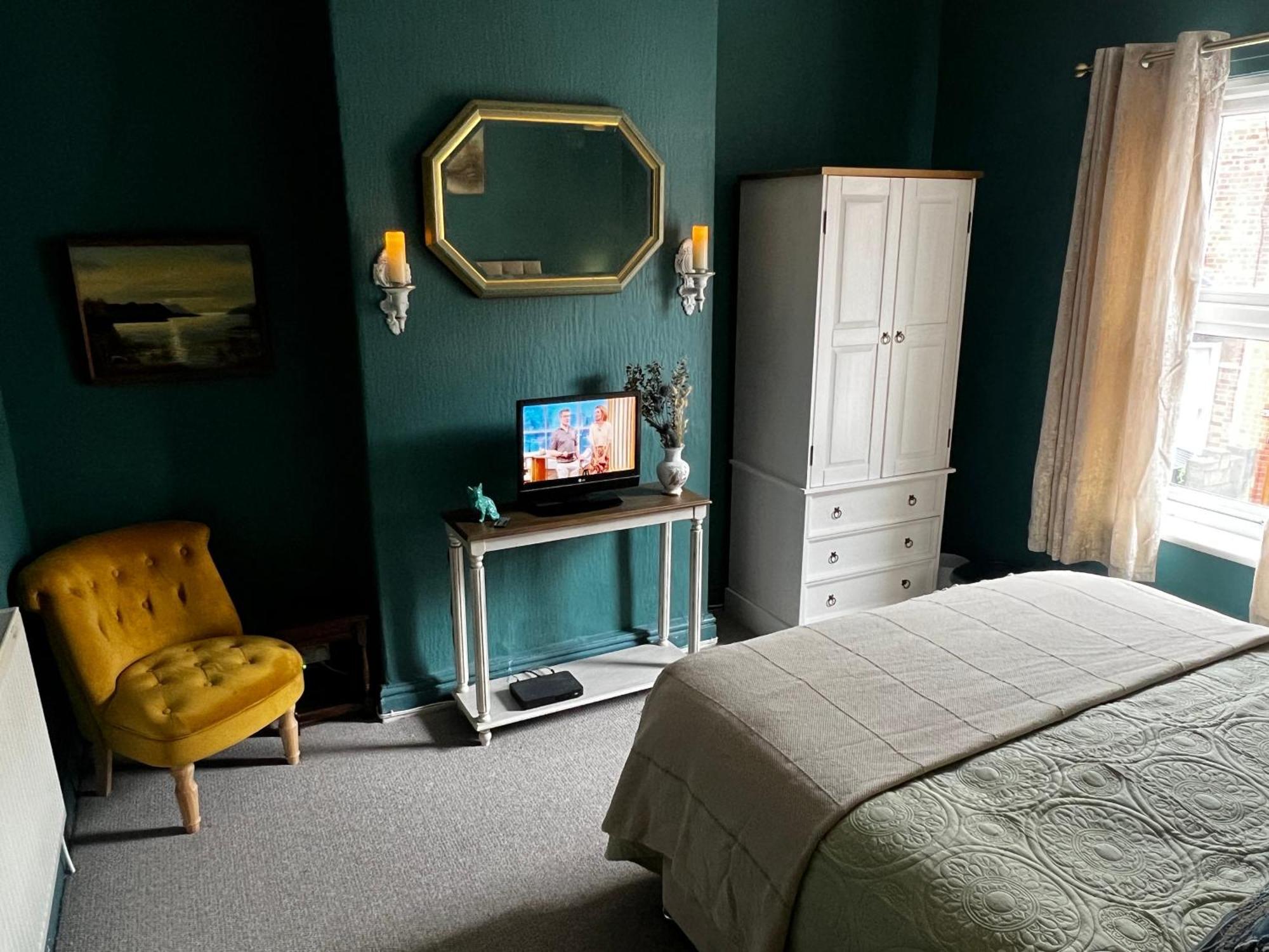 Robin'S Hollow: 2Bd Home Near Wrexham Afc Eksteriør bilde