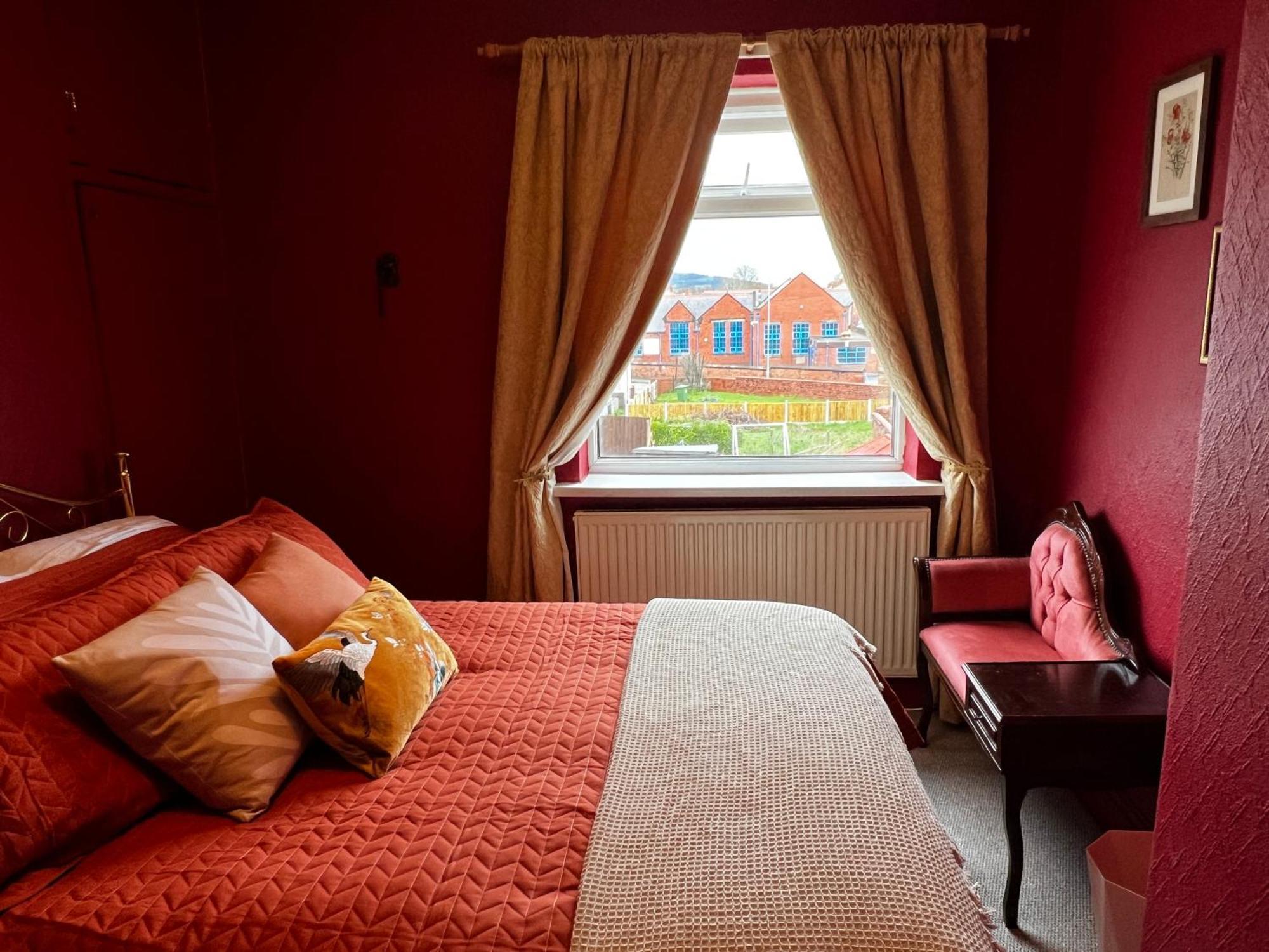 Robin'S Hollow: 2Bd Home Near Wrexham Afc Eksteriør bilde