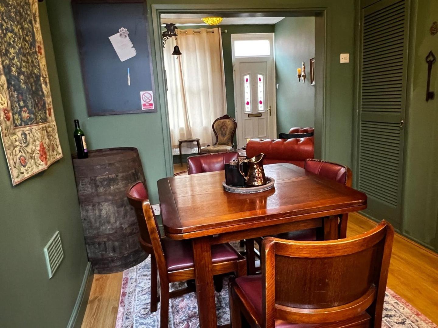 Robin'S Hollow: 2Bd Home Near Wrexham Afc Eksteriør bilde